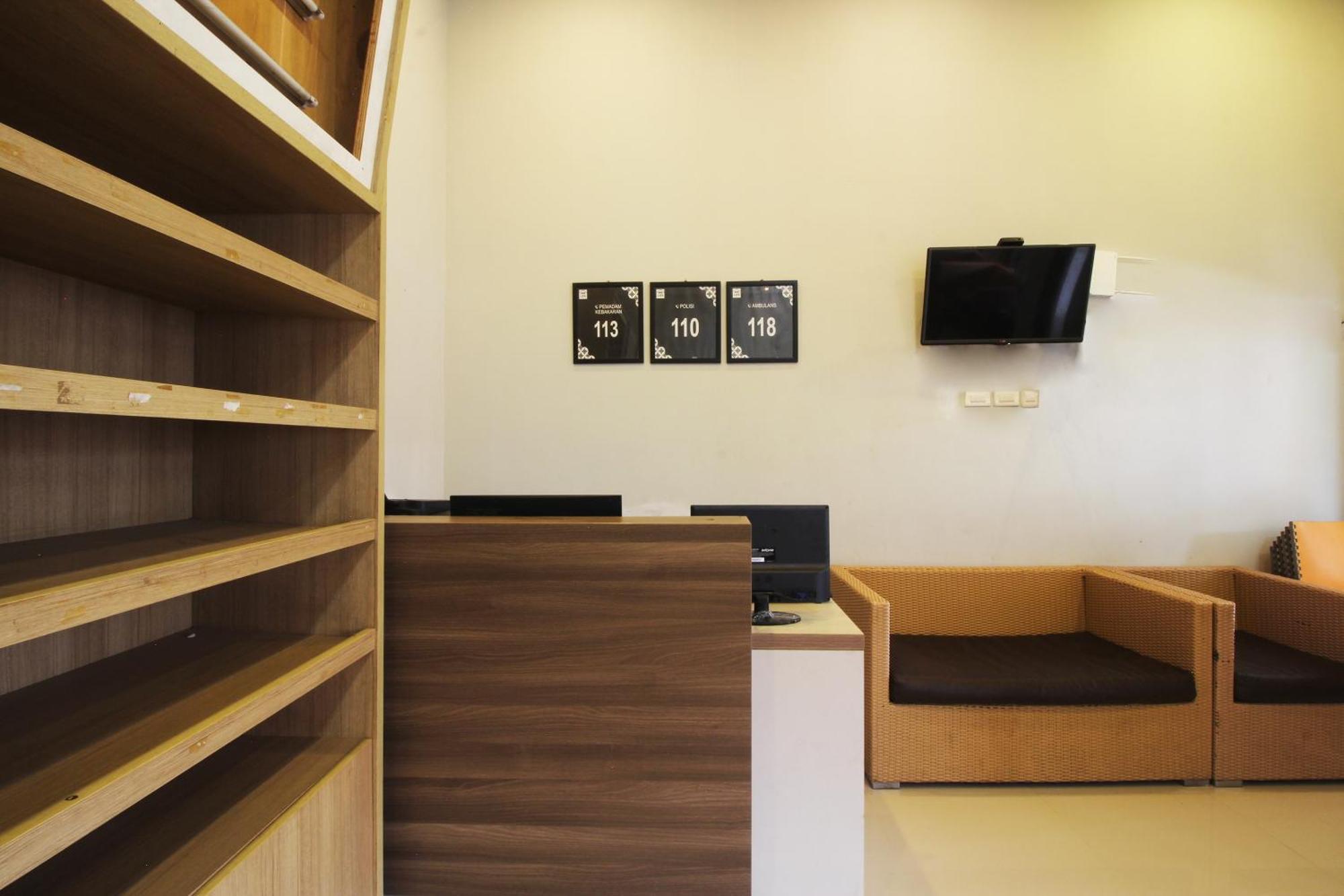בנדר למפונג Oyo Life 2273 Pratama Homestay מראה חיצוני תמונה