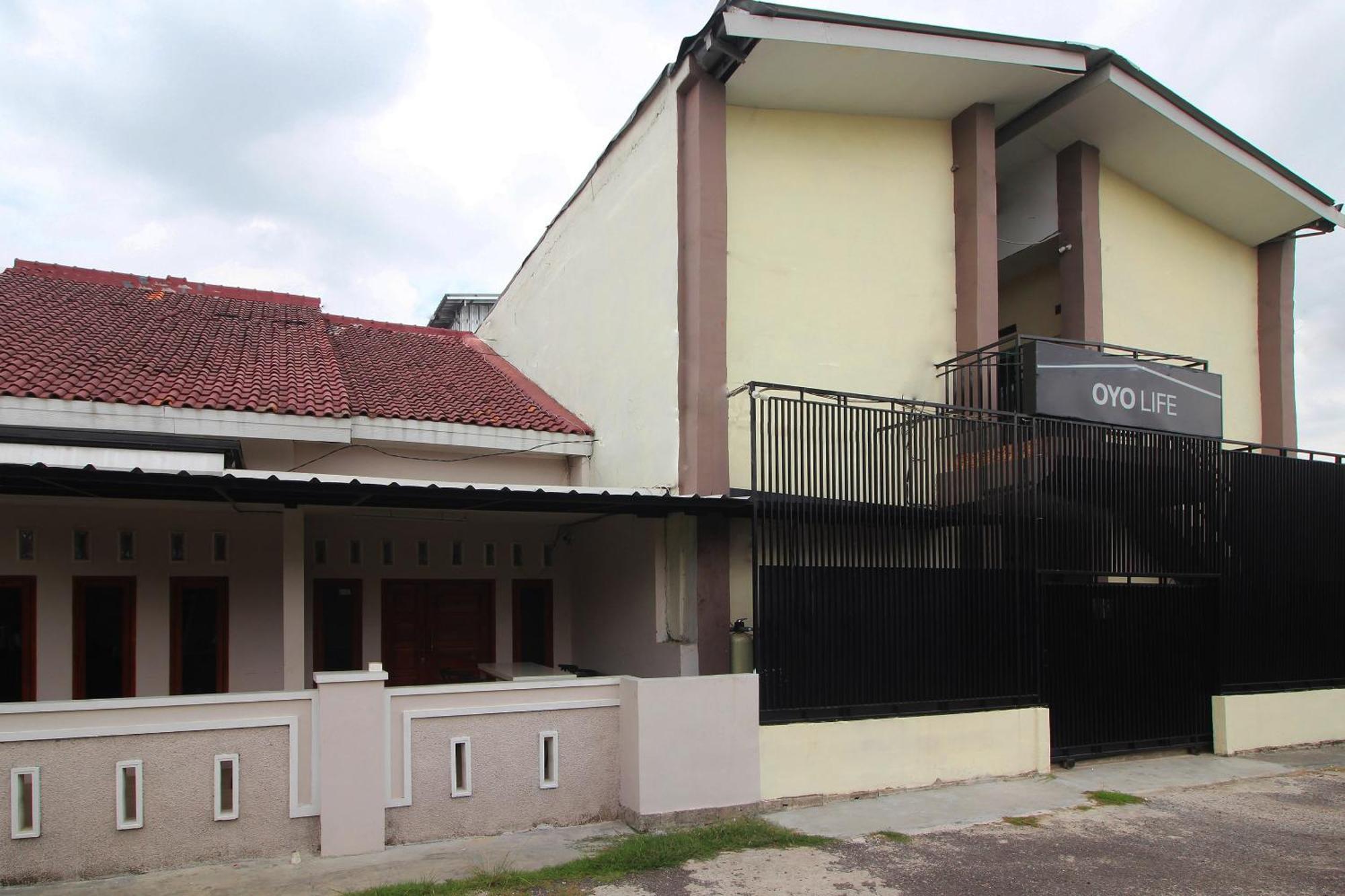 בנדר למפונג Oyo Life 2273 Pratama Homestay מראה חיצוני תמונה